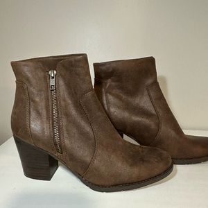 Brown Bootie Heels SIZE 8